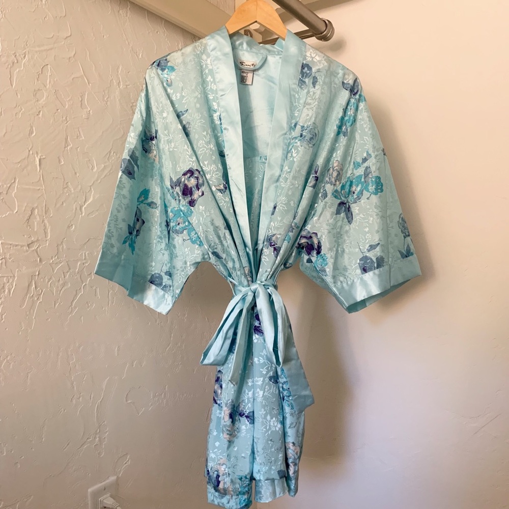 Light Blue Floral Bath/Spa Robe w/Matching Slip